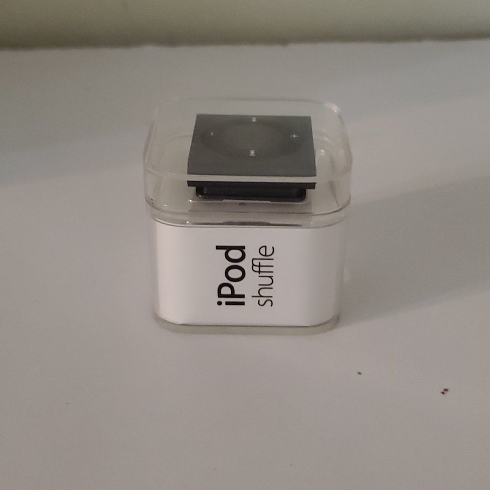 Apple shuffle black 2GB